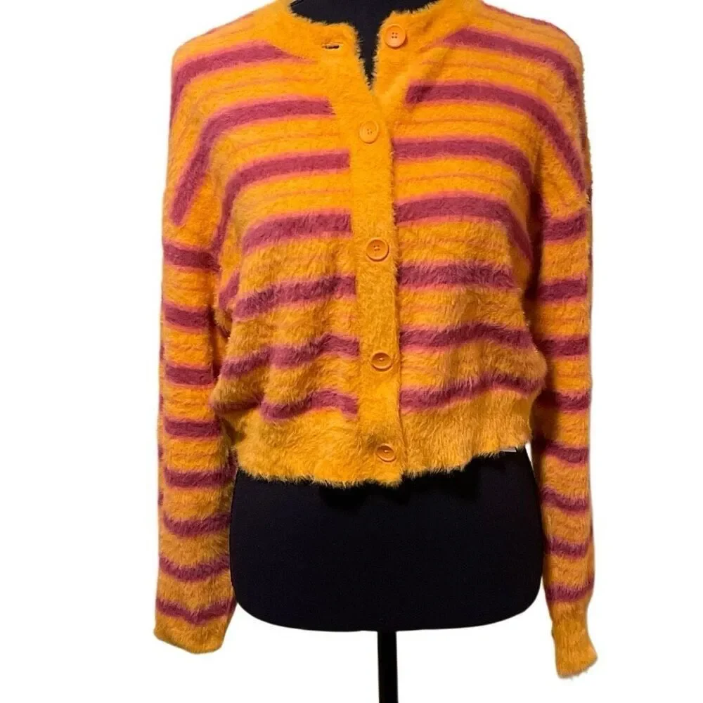Levi’s Cat Cardigan Sweater Fuzzy Wuzzy